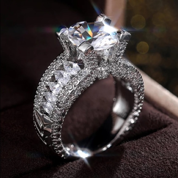 NEW 925 sterling silver diamond ring - Picture 3 of 5